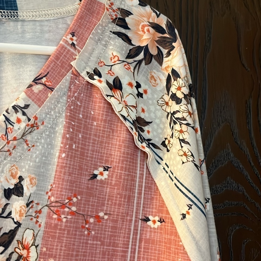 Noracora long sleeved beige, pink and navy blue top. Size Large NWOT - Picture 3 of 11